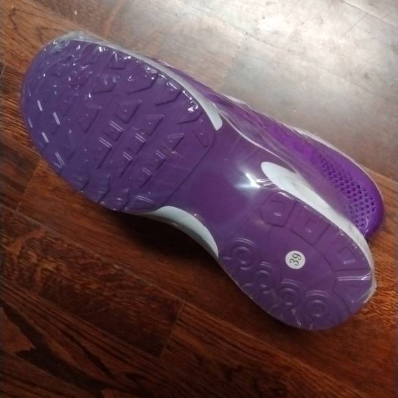 Flarut, size 8, purple running shoe - Picture 2 of 3